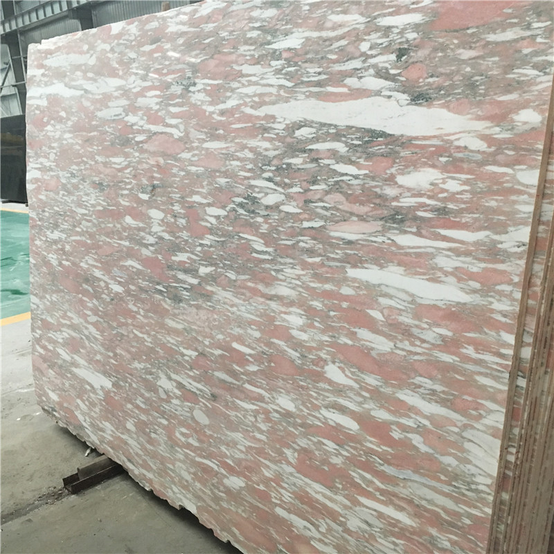 Розовый мрамор